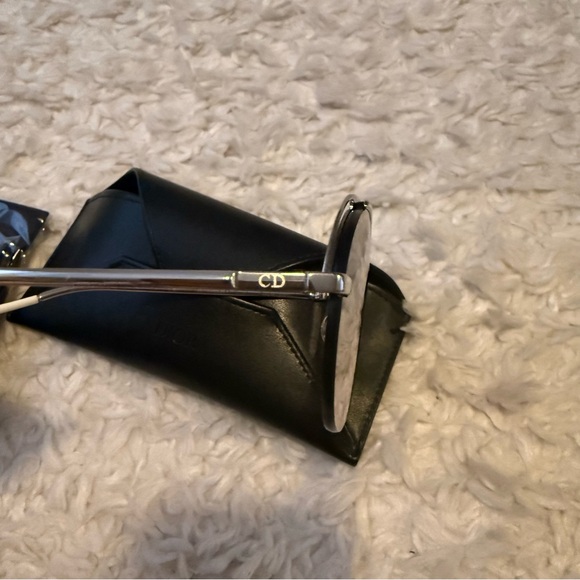 Christian DIOR DIO(R)EVOLUTION 2 
Silver Aviator Sunglasses EUC - Picture 5 of 8